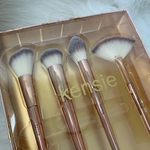 Kensie Cosmetic brushes